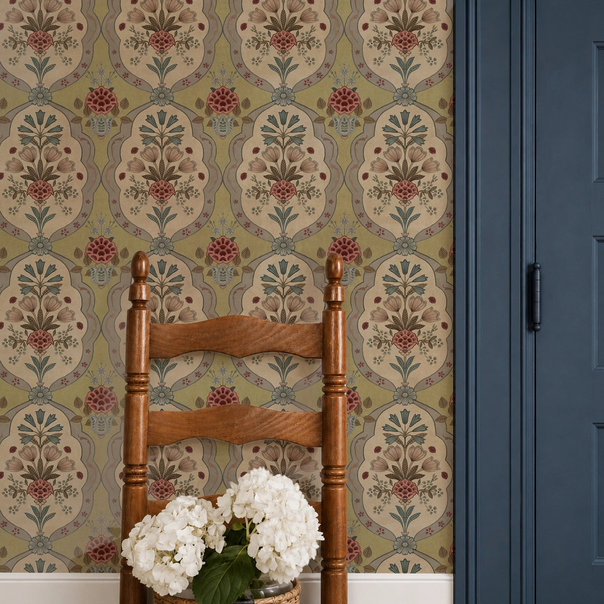 Regalia | Mughal Vintage Floral Pattern Wallpaper
