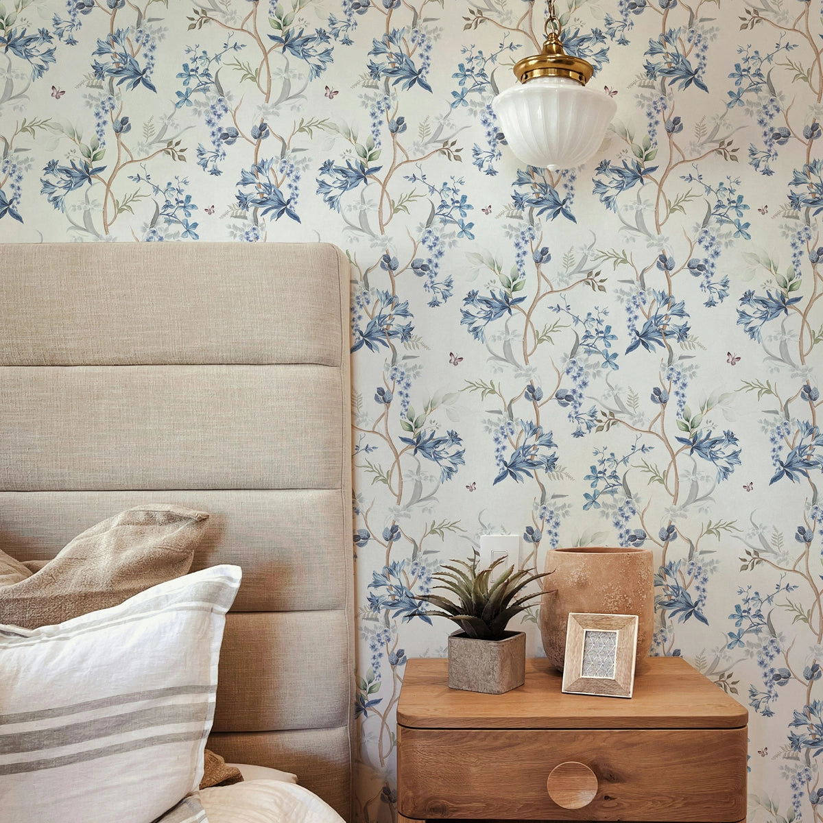 Blue Whisper | Botanical Trailing Floral Wallpaper